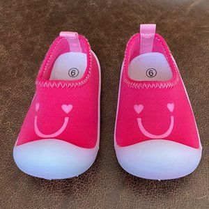 Comfortable Non-Slip pink magenta Toddler Shoes, size 6
